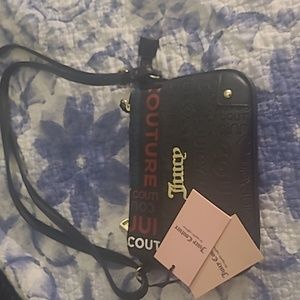 A Juicy Culture Purse and Pouch black purse EUC NWT very clean inside of it